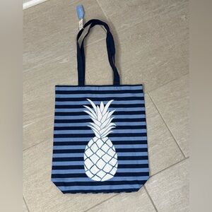 🍍🆕Talbots Blue Striped Tote with Pineapple Accent🍍